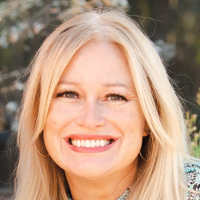 Portrait of ALLISON HUSHEK